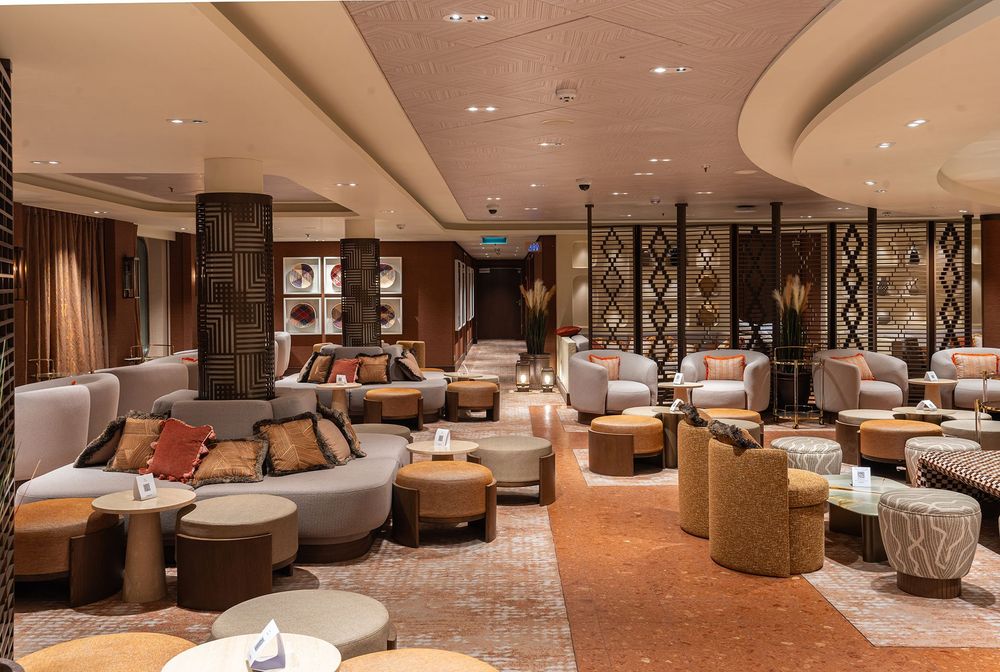 AROYA salon ve kafe alanı